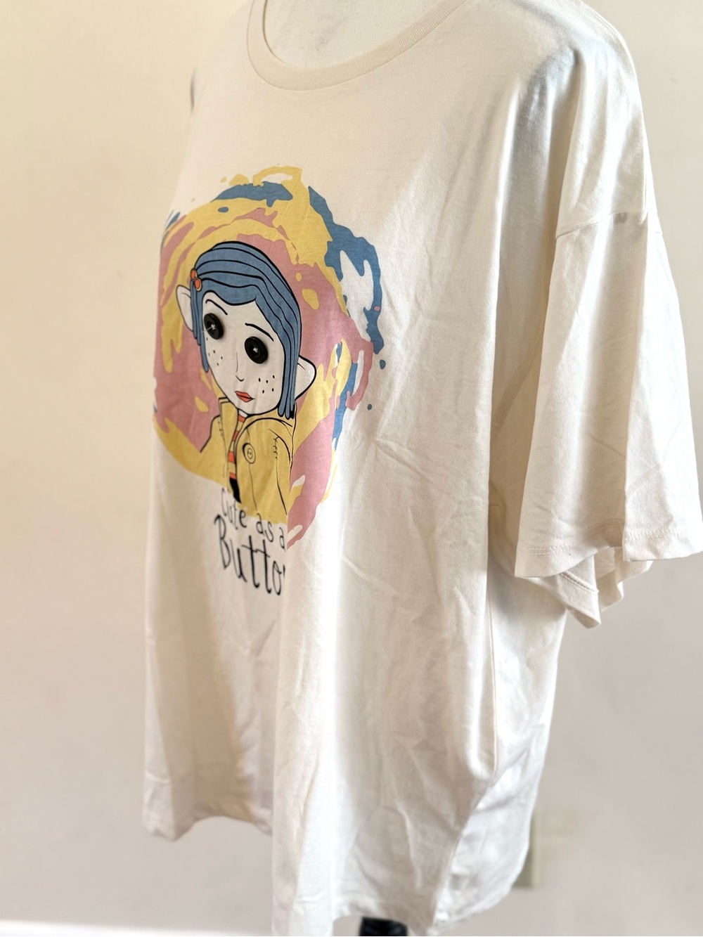 Tim Burtons Coraline “Cute as a Button” Graphic Tee - Cream size XL - Picture 4 of 6